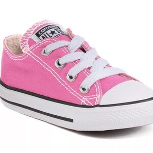 Converse baby shoes 💕